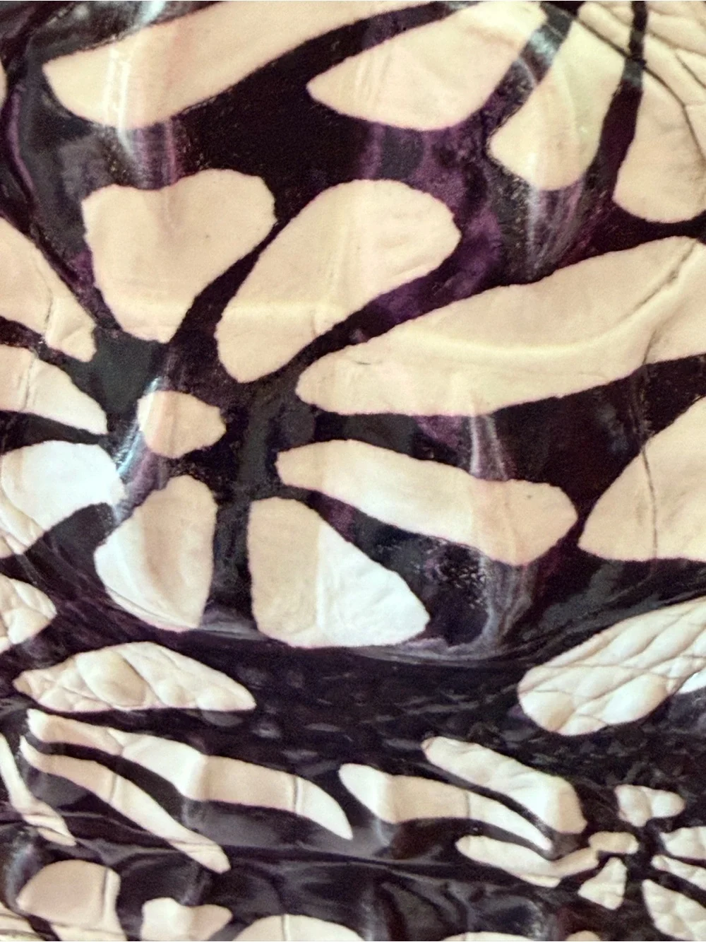 Brahmin Lane Daisy Batik Melbourne Round Floral-Embossed Crossbody Black & White